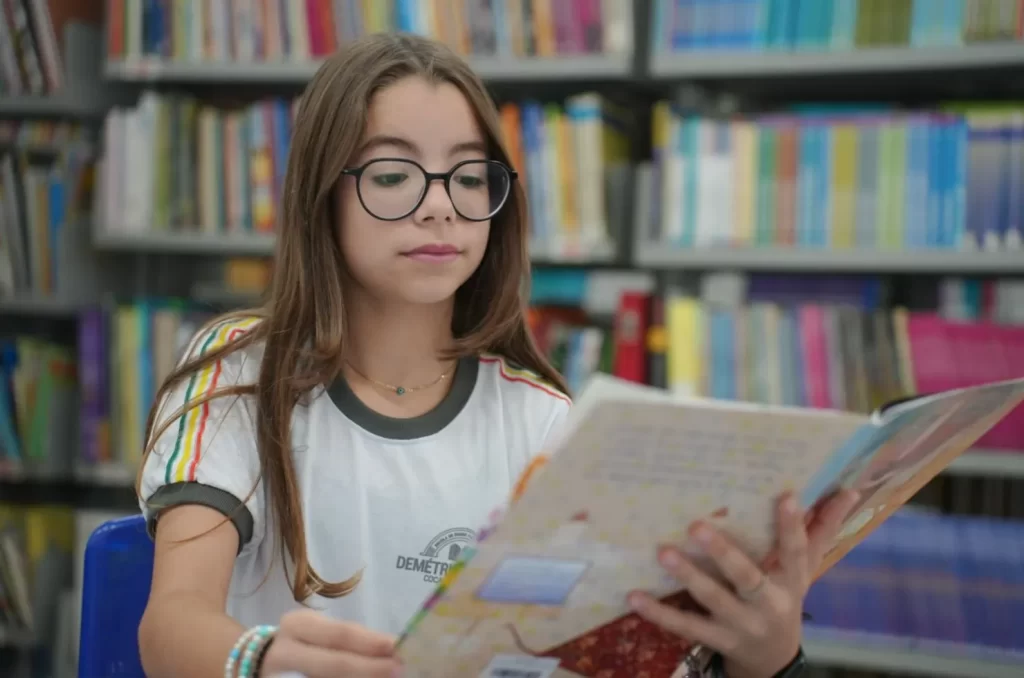 Alunos em atividade escolar em Cocal do Sul