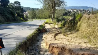 Trecho das obras de duplicação da SC-108