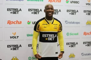 Criciúma apresenta meio-campista Patrick de Paula