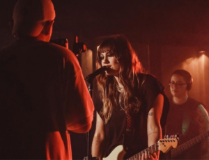 Fê Smania realiza show com músicas inéditas em Criciúma