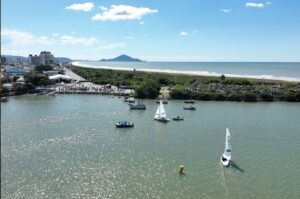 Festival Náutico de Navegantes reúne mais de 200 velejadores