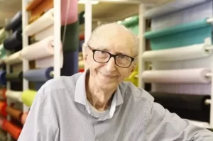Funcionário mais longevo em uma empresa falece aos 102 anos
