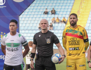 Brusque perde para o Coritiba e permanece na zona de rebaixamento