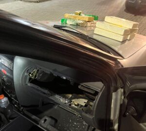 PRF descobre droga escondida em veículo em Paulo Lopes