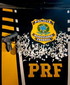 PRF apreende cocaína e arma falsa na BR-101 em Palhoça