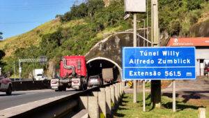 Túnel Willy Zumblick ficará em meia pista para manutenção