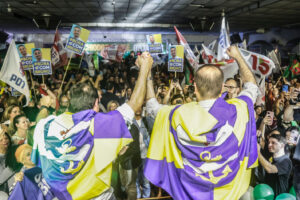 Coligação Itajaí em 1º Lugar faz caminhada no Cordeiros