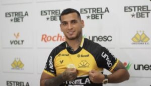 Criciúma ganha efeito suspensivo e poderá usar Trauco contra o Vasco