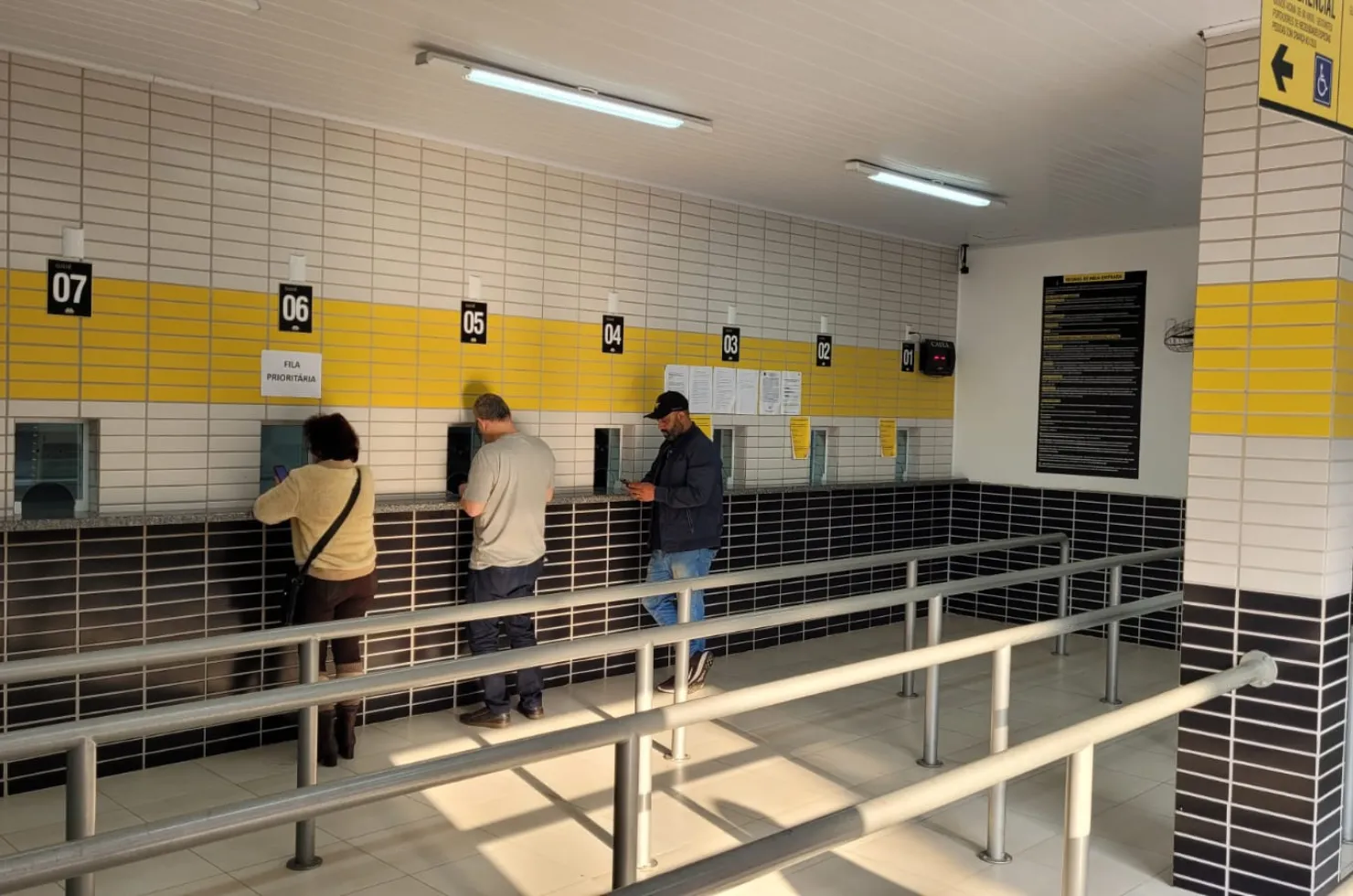 Torcedores comprando ingressos para Criciúma x Grêmio, válido pela 24ª rodada do Campeonato Brasileiro 2024