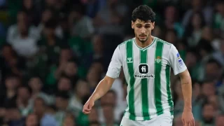 Johnny Cardoso, jogador que passou pela base do Criciúma, atuando pelo Real Betis da Espanha