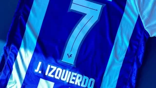 Jogadores do Avaí homenageiam Izquierdo com nome nas camisetas durante a partida contra o CRB-AL