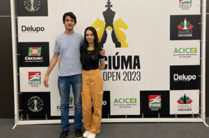 De pai para filha: uma conexão especial através do xadrez