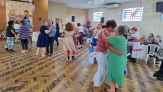 Evento reúne público da terceira idade em Capivari de Baixo