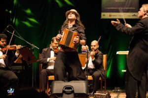 Borghetti e orquestra no Festival de Música de Itajaí