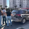 Polícia Civil do RS cumprindo mandado de busca e apreensão contra acusado de crime em Imbituba