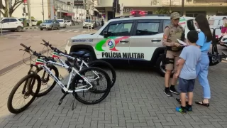 Ações do 9º Batalhão de Polícia Militar de Criciúma no combate à violência doméstica e familiar, promovendo palestras e atendimentos às vítimas