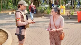 Ações do 9º Batalhão de Polícia Militar de Criciúma no combate à violência doméstica e familiar, promovendo palestras e atendimentos às vítimas