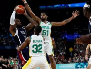 EUA amassa Seleção Brasileira de basquete por 122 a 87