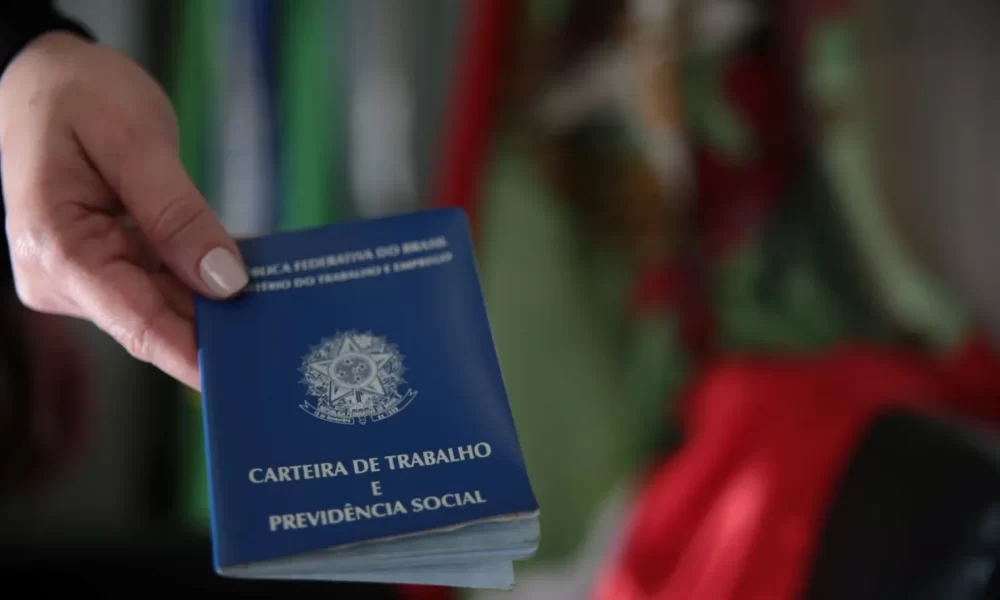 Quase 8 mil vagas de emprego estão abertas em SC