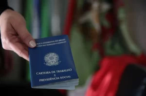 Mais de 8 mil vagas de emprego estão disponíveis em SC