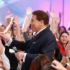 Silvio Santos apresentando o seu programa