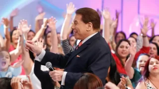 Silvio Santos apresentando o seu programa