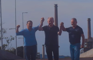 Stüpp e Joares Ponticelli surgem de mãos dadas com ex-governador Moisés