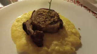 Prato servido no Restaurante Vitrine da Truta, que possui uma experiência gastronômica incrível