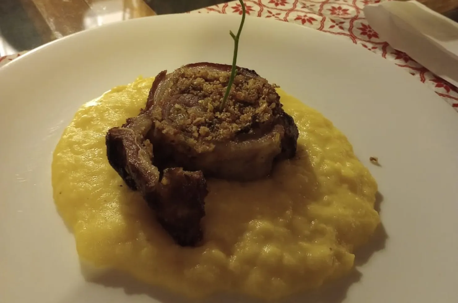 Prato servido no Restaurante Vitrine da Truta, que possui uma experiência gastronômica incrível