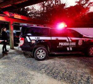 Mulher é presa por apropriação indevida de veículo durante negociação de compra em Içara
