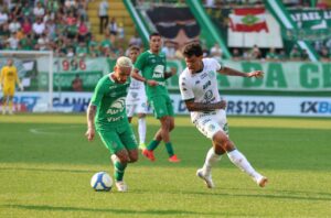 Chapecoense leva goleada em casa do lanterna do Brasileirão da Série B