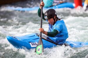 Brasil chega às quartas de final do Caique Cross com Ana Sátila