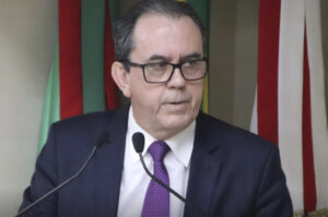 Presidente da Câmara se manifesta sobre determinação judicial