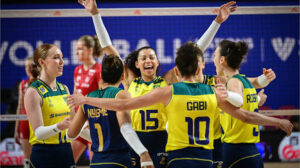 Olímpiadas de Paris: Brasil avança às quartas de final no vôlei feminino