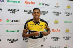 Pedro Rocha sofre entorse e ficará até 10 dias sem jogar