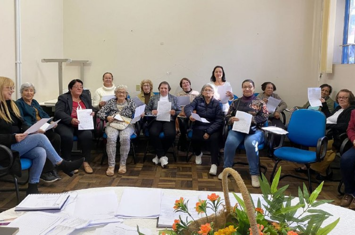 Voluntárias dos grupos de pessoas idosas de Tubarão participam de roda de conversa