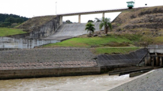 Defesa Civil realiza manutenção inédita em barragem de SC