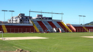 Gramado do Aníbal Costa passa por revitalização para a Copa SC