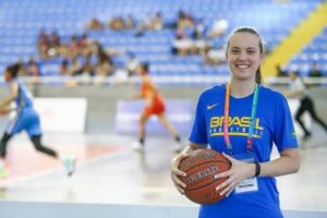 Catarinense Bruna Rodrigues assume a Seleção Brasileira de basquete feminino