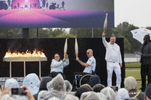 Chama Paralímpica é acessa em Stoke Mandeville