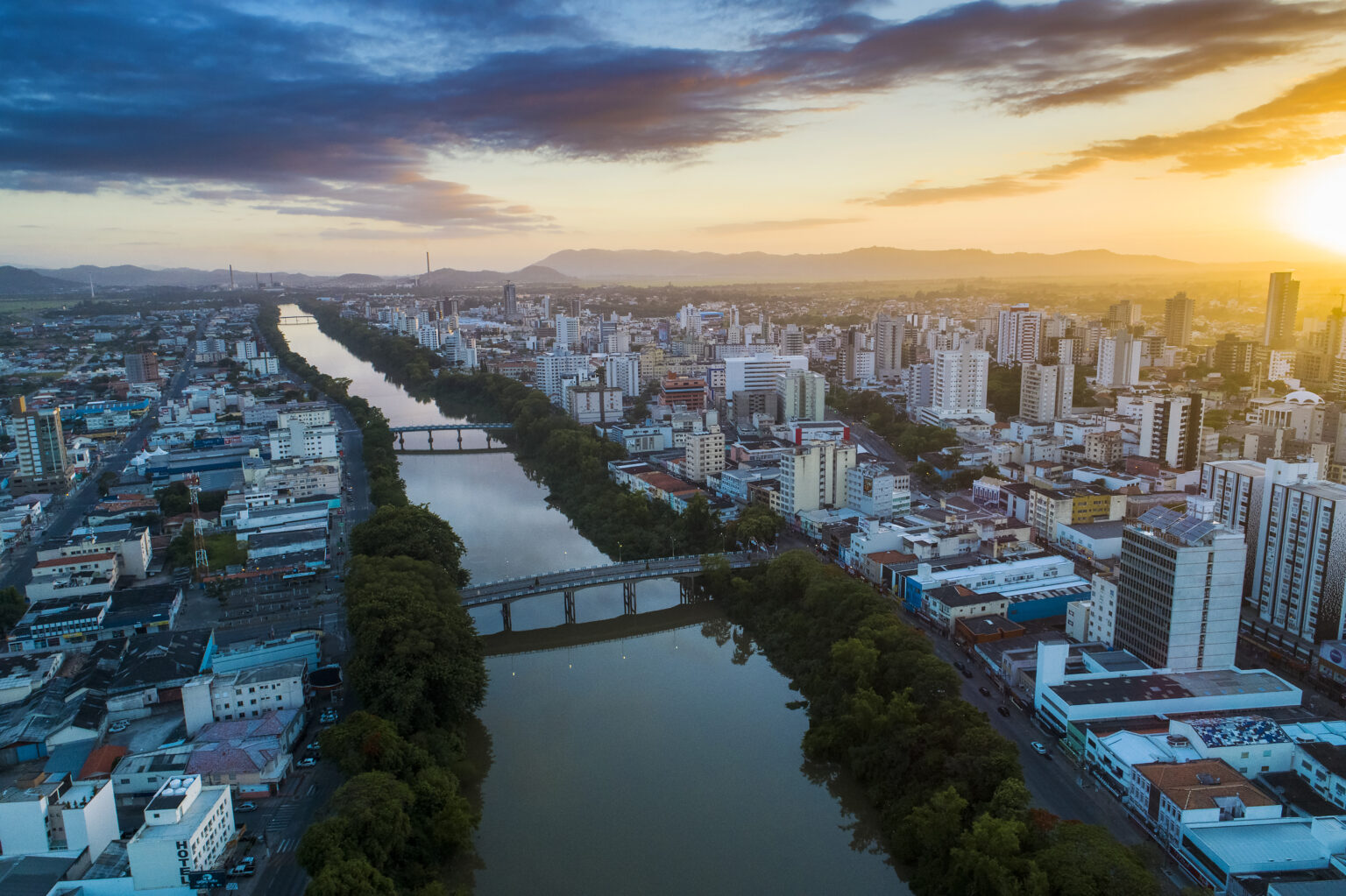 Vias no Centro de Tubarão sofrerão alteração de sentido a partir desta terça-feira (20)