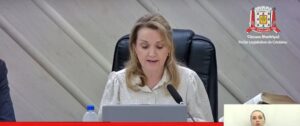 Câmara lê notificação de afastamento de vereador investigado