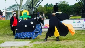 Parque vira cenário mágico com festa do folclore brasileiro
