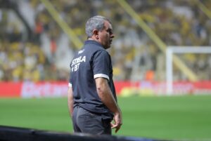 “É uma dó a bola não ter entrado” avalia Tencati após empate sem gols contra o Atletico