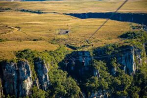 Tirolesa mais alta das Américas é fechada perto da divisa entre SC e RS