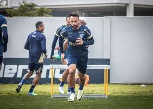 Avaí treina para duelo contra Chapecoense sem dois titulares