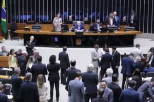 Câmara dos Deputados aprova fim gradual da desoneração da folha de pagamento