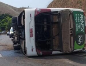 Acidente com ônibus do Coritiba Crocodiles deixa três mortos 