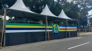 Estrutura montada para o desfile de Sete de Setembro, em Araranguá