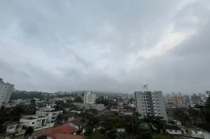 Calor e fumaça marcam tempo nesta terça-feira em Criciúma